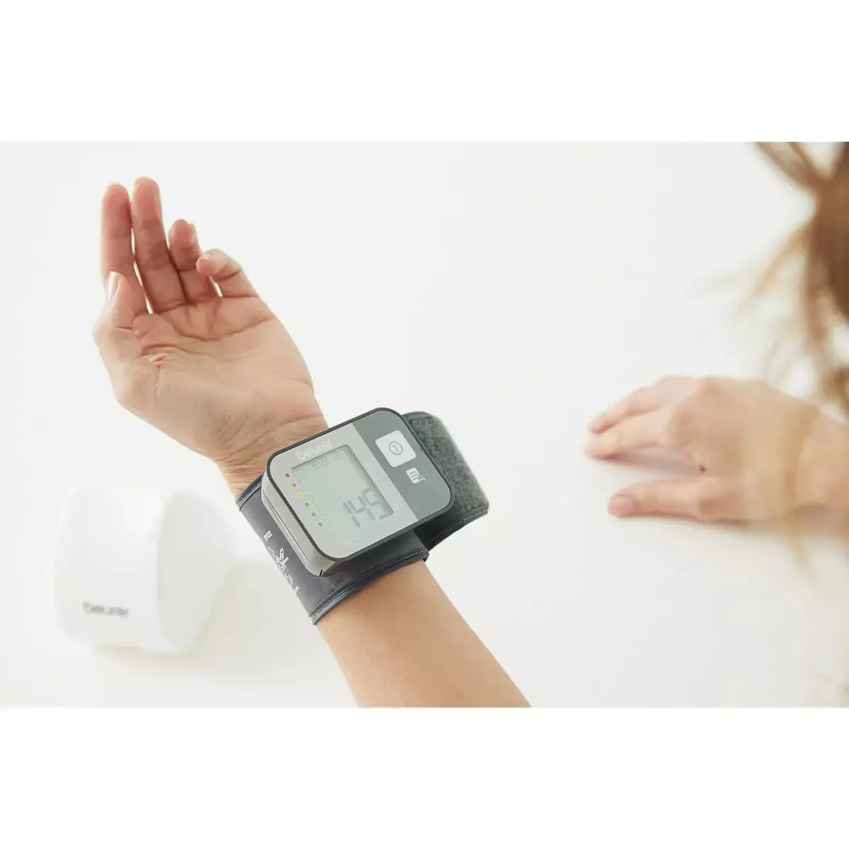 BEURER TENSIOMETRE A POIGNET BC28 – Image 2